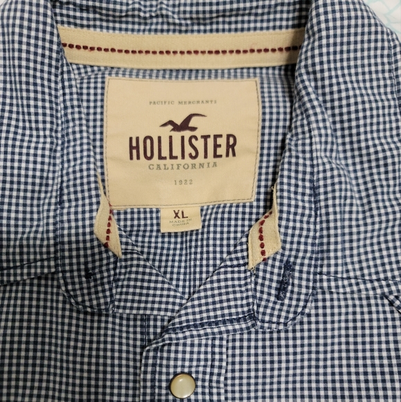 Hollister button-down shirt, size XL - Picture 2 of 2